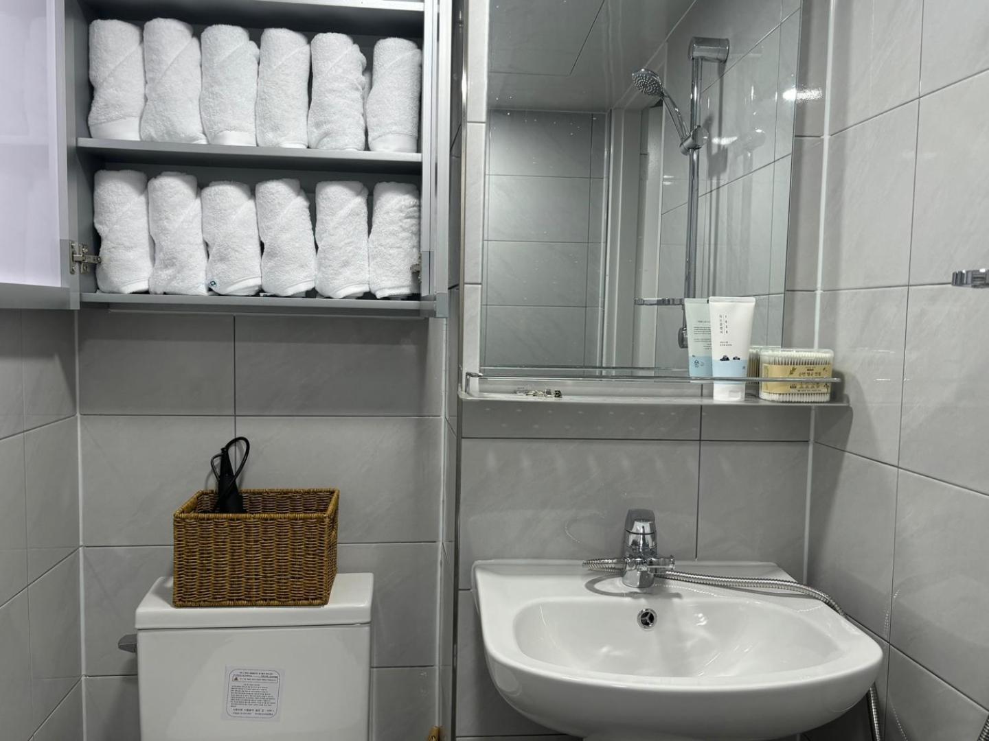 Douillet Apartment *